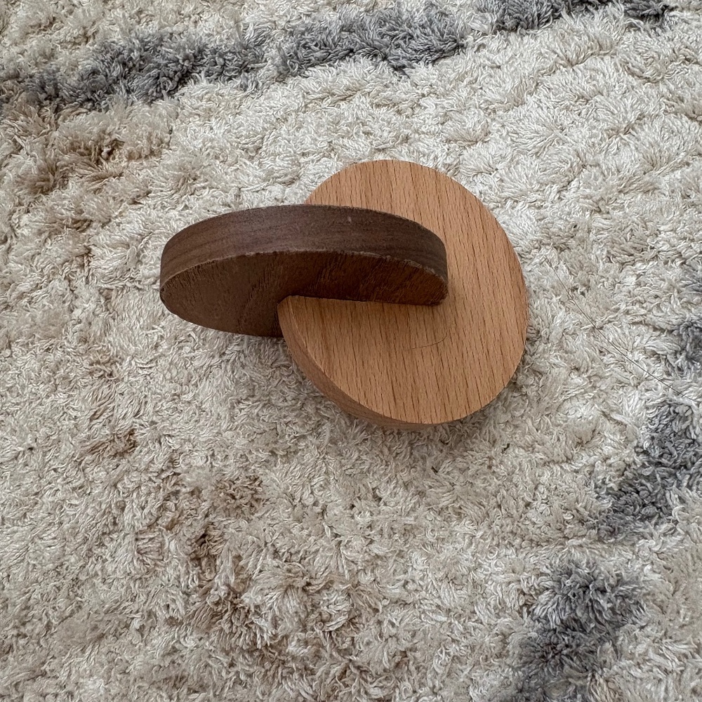 Lovevery Hand-to-Hand Discs